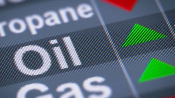 Oil Market Directionless Amid Conflicting Signals