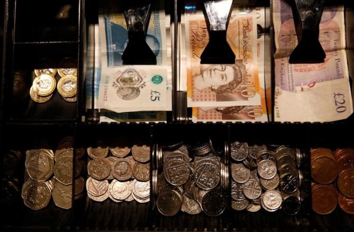 Sterling down slightly, but traders remain hopeful