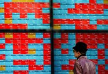 Global stocks keep bleeding on China virus fears