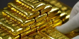 Gold rallies to seven-year highs on geopolitics