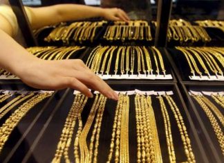 Gold prices struggle to recover in pre-Christmas trading